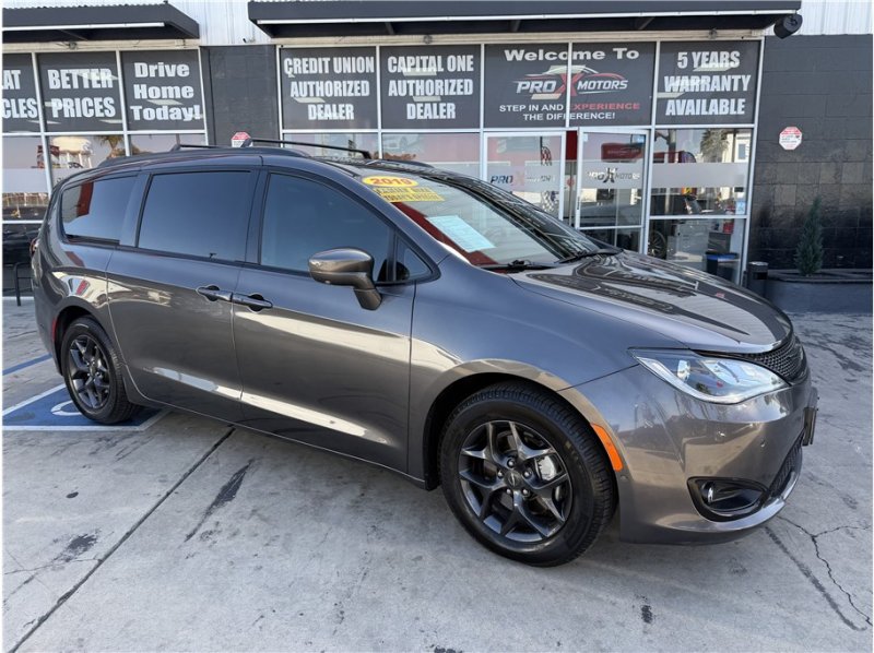 Used 2019 Chrysler Pacifica Touring-L Plus w/ Advanced Safetytec Group FWD image 64