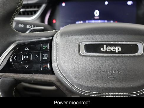 Used 2023 Jeep Grand Cherokee Overland RWD image 8
