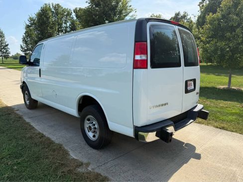 Used 2024 GMC Savana 2500 w/ Driver Convenience Package RWD image 3