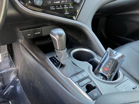 Used 2023 Toyota Camry XLE image 28