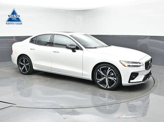 Used 2025 Volvo S60 B5 Plus FWD video 1