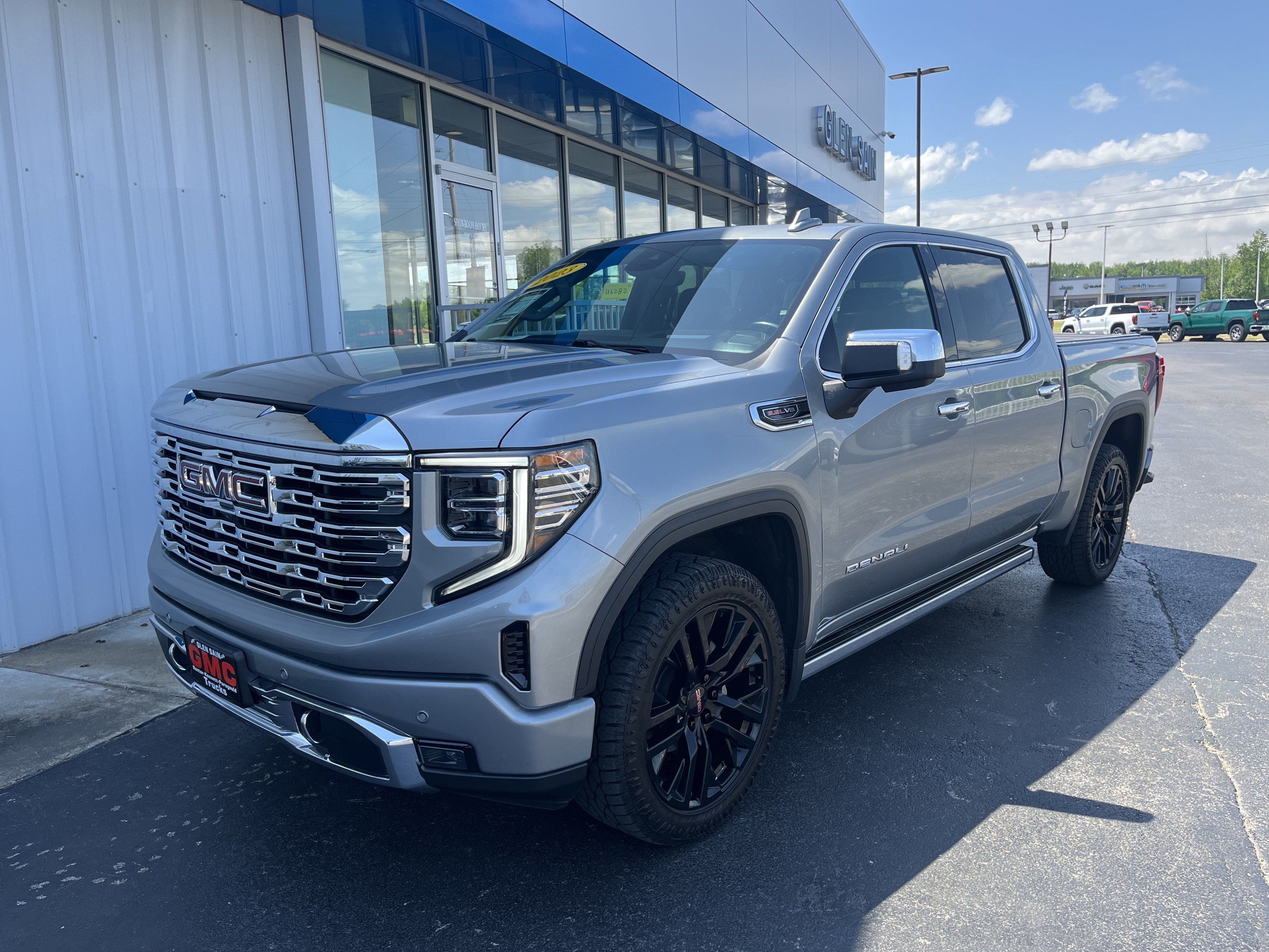Used 2023 GMC Sierra 1500 Denali w/ Denali Reserve Package AWD/4WD image 1