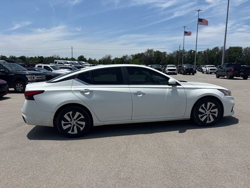 Used 2020 Nissan Altima 2.5 S FWD image 3