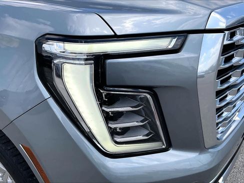 Used 2025 GMC Yukon XL Denali w/ Sun & Power Step Package RWD image 28