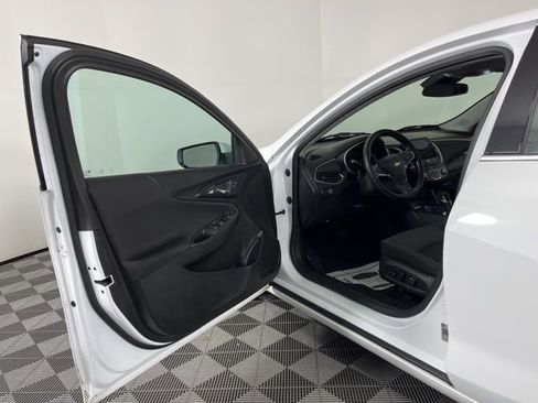 Used 2024 Chevrolet Malibu LT image 17