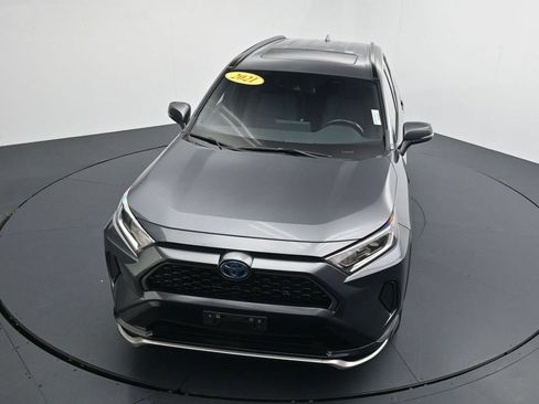 Used 2021 Toyota RAV4 SE w/ Weather & Moonroof Package AWD/4WD image 25