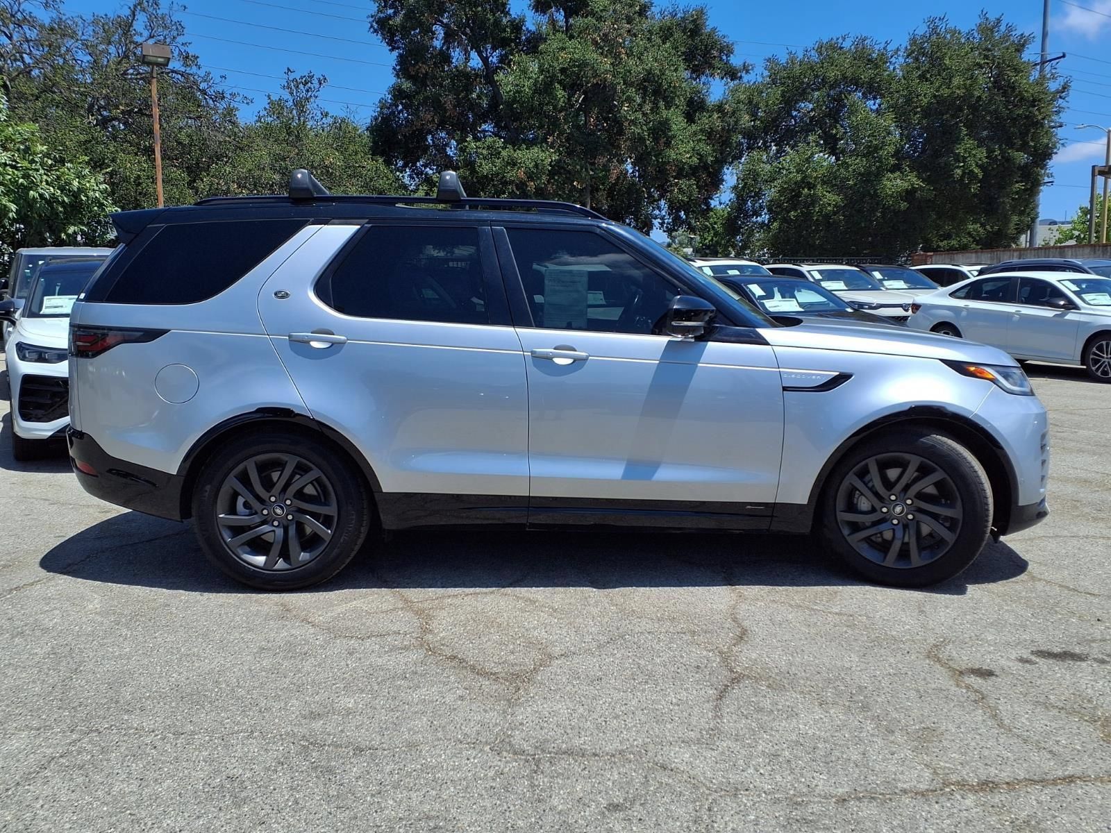 Used 2022 Land Rover Discovery S R-Dynamic AWD/4WD image 3