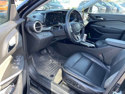 Used 2024 Chevrolet Trax ACTIV w/ Driver Confidence Package FWD image 5