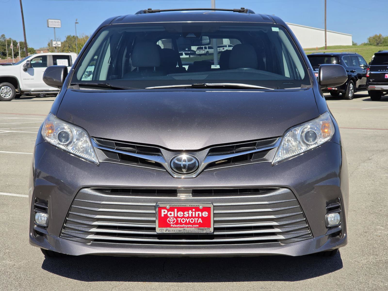 Used 2020 Toyota Sienna XLE FWD image 3