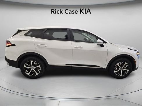 Used 2025 Kia Sportage EX image 4