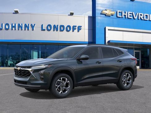 New 2026 Chevrolet Trax LT w/ Driver Confidence Package FWD image 2