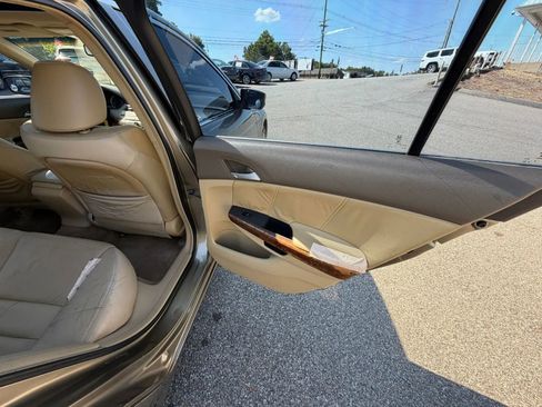 Used 2009 Honda Accord EX-L image 24