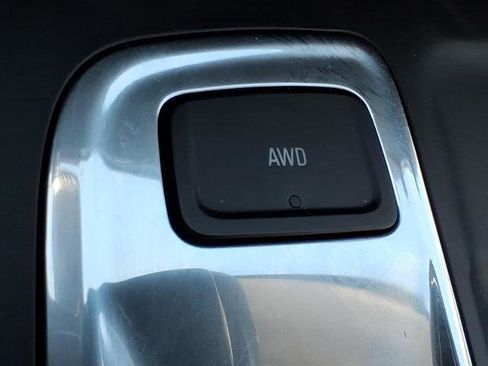 Used 2023 Chevrolet Equinox LT image 23