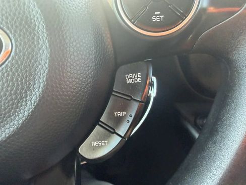 Used 2018 Kia Soul FWD image 20