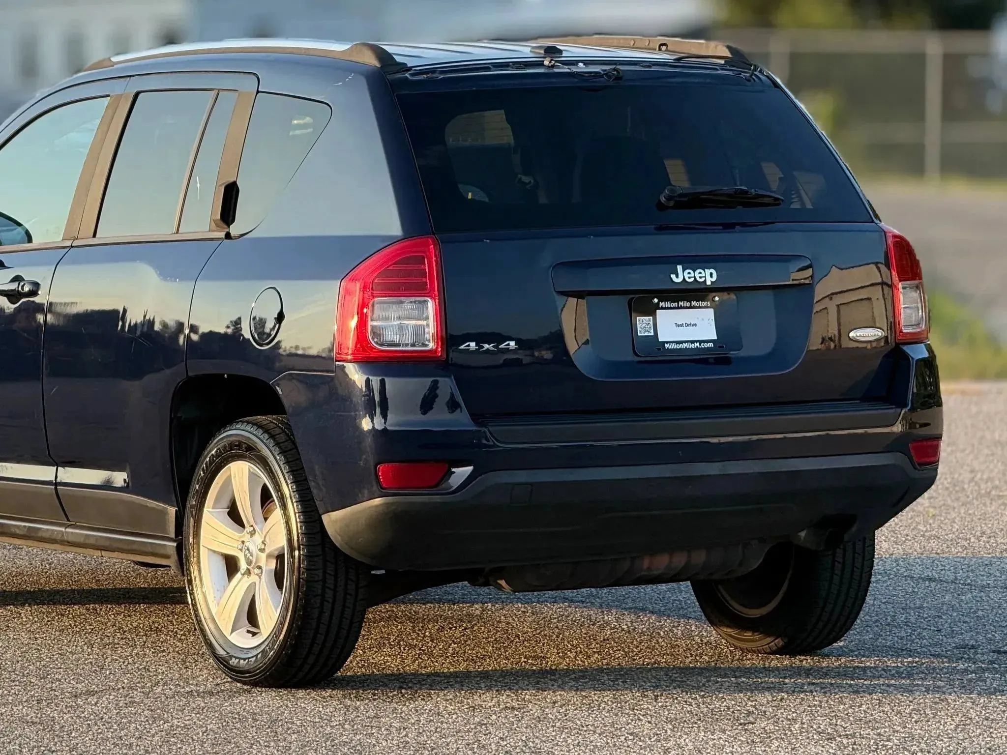 Used 2013 Jeep Compass Latitude AWD/4WD image 16