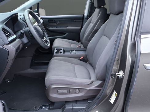 Used 2018 Honda Odyssey EX image 13