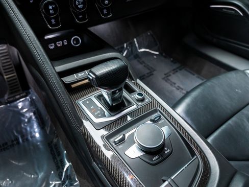 Used 2018 Audi R8 V10 w/ Premium Package image 51