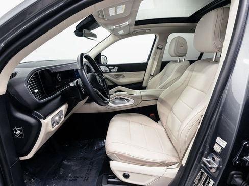 Used 2025 Mercedes-Benz GLE 450e 4MATIC w/ Driver Assistance Package image 8
