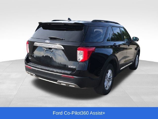 Used 2023 Ford Explorer XLT AWD/4WD image 2