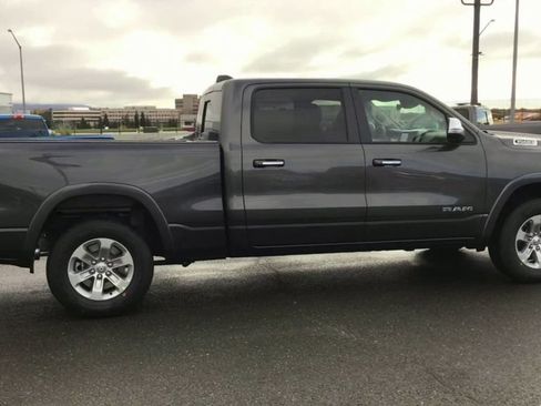 Used 2022 RAM 1500 Laramie AWD/4WD image 9