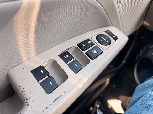 Used 2019 Hyundai Elantra SEL FWD image 24