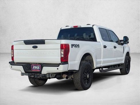 Used 2022 Ford F250 XLT w/ Black Appearance Package image 5