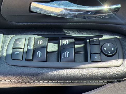 Used 2020 Dodge Grand Caravan SXT FWD image 14