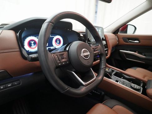 Certified 2024 Nissan Pathfinder Platinum w/ Cargo Package image 8