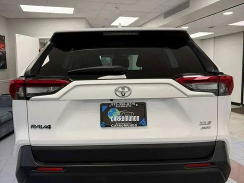 Used 2019 Toyota RAV4 XLE Premium w/ Cold Weather Package AWD/4WD image 5