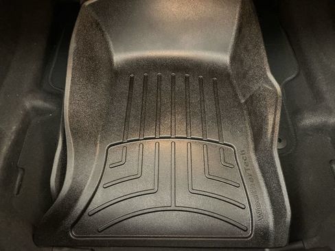 Used 2023 Chevrolet Camaro LT RWD image 28