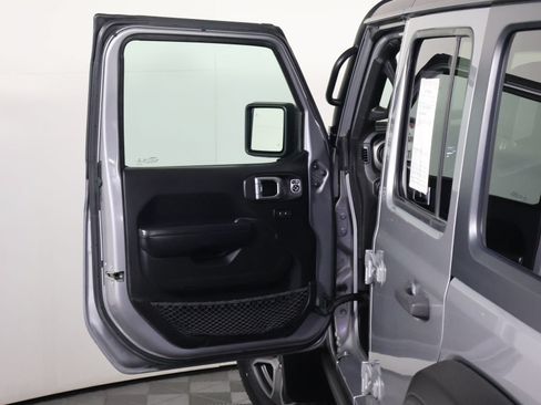 Used 2019 Jeep Wrangler Unlimited Sport S AWD/4WD image 19