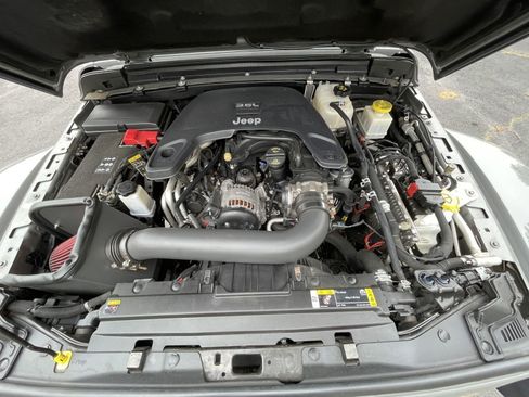 Used 2021 Jeep Gladiator Rubicon w/ Dual Top Group AWD/4WD image 50
