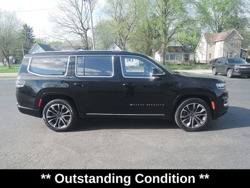 Used 2023 Jeep Grand Wagoneer Series III AWD/4WD image 2