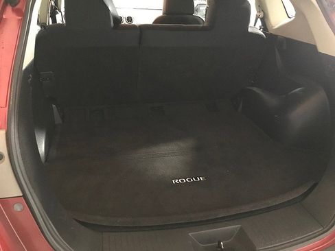 Used 2011 Nissan Rogue S image 28