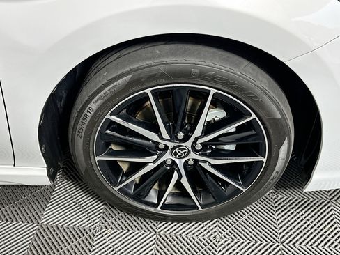 Used 2024 Toyota Camry SE w/ Convenience Package image 11