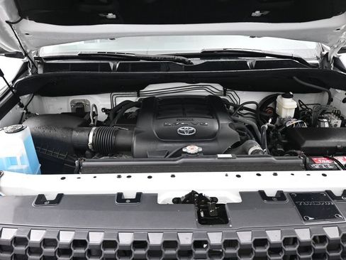 Used 2021 Toyota Tundra SR5 w/ SR5 Upgrade Package AWD/4WD image 18