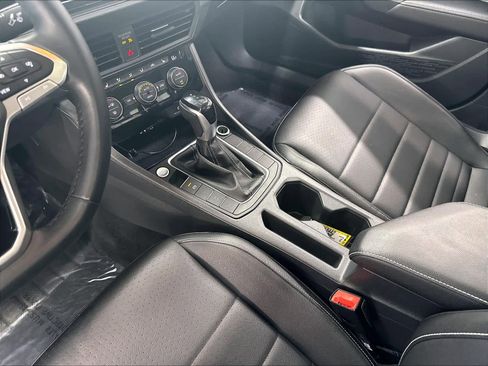 Used 2023 Volkswagen Jetta SE w/ Panoramic Sunroof Package FWD image 20