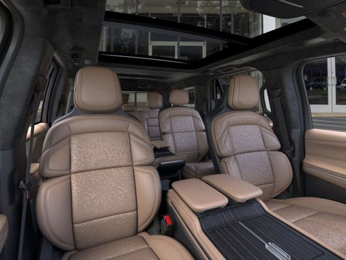 New 2026 Lincoln Navigator Black Label AWD/4WD image 10