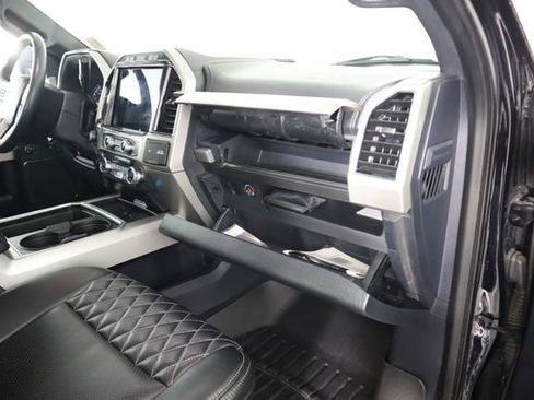 Used 2022 Ford F250 Lariat w/ Black Appearance Package image 81