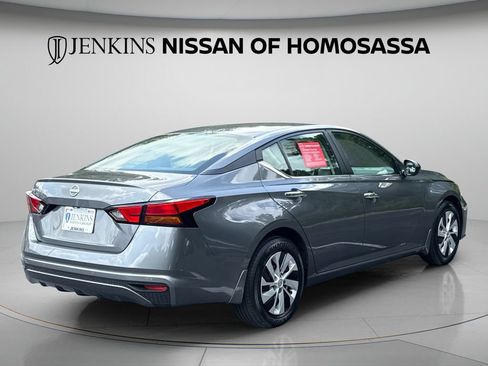 Certified 2024 Nissan Altima 2.5 S FWD image 3