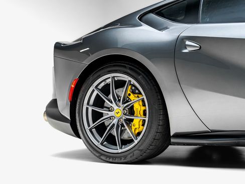 Used 2019 Ferrari 812 Superfast RWD image 17