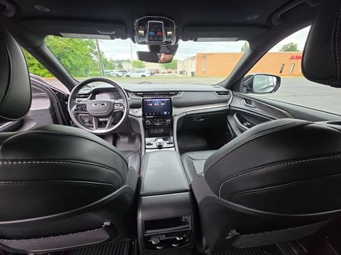 Used 2022 Jeep Grand Cherokee Overland AWD/4WD image 15