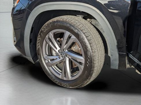 Certified 2024 Volkswagen Atlas Cross Sport SEL R-Line image 32