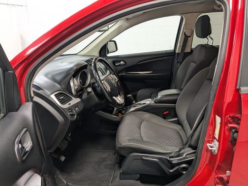 Used 2019 Dodge Journey SE w/ Connectivity Group FWD image 20