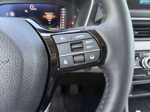 Used 2025 Honda Pilot Elite image 23