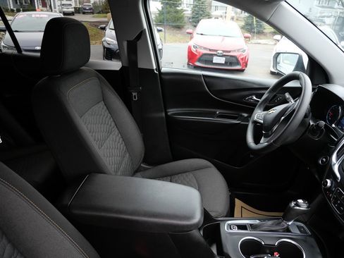 Used 2020 Chevrolet Equinox LT image 29