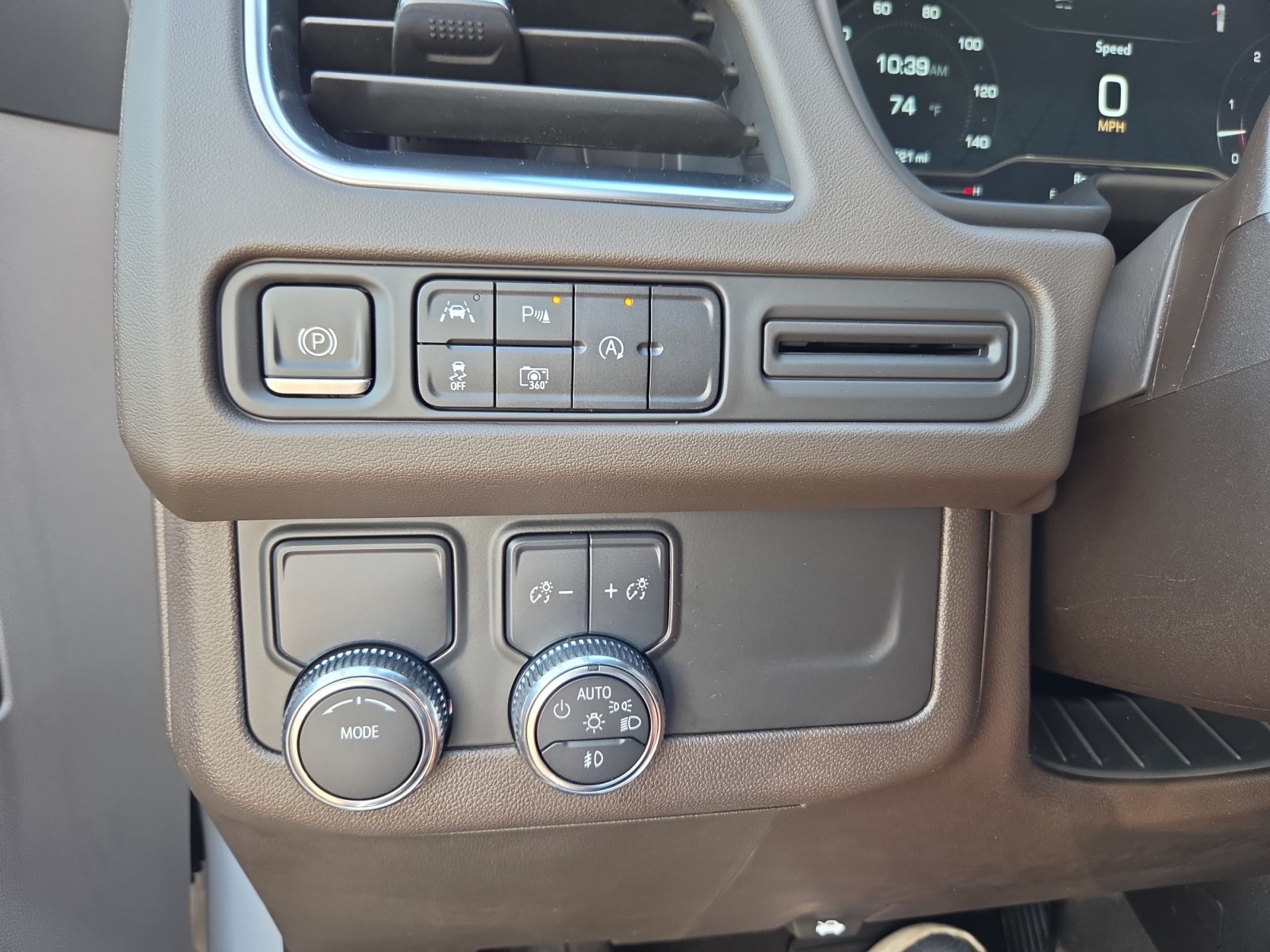 Used 2023 GMC Yukon SLT w/ SLT Premium Package RWD image 31