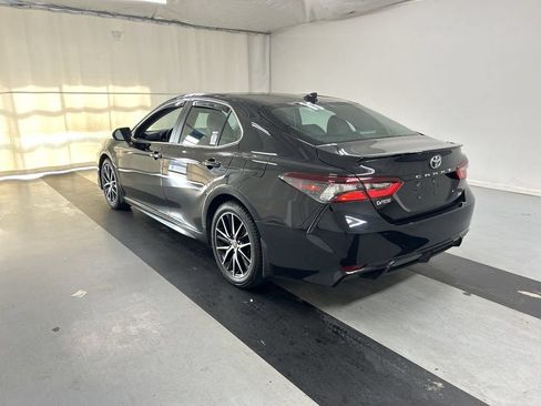 Used 2023 Toyota Camry SE FWD image 6