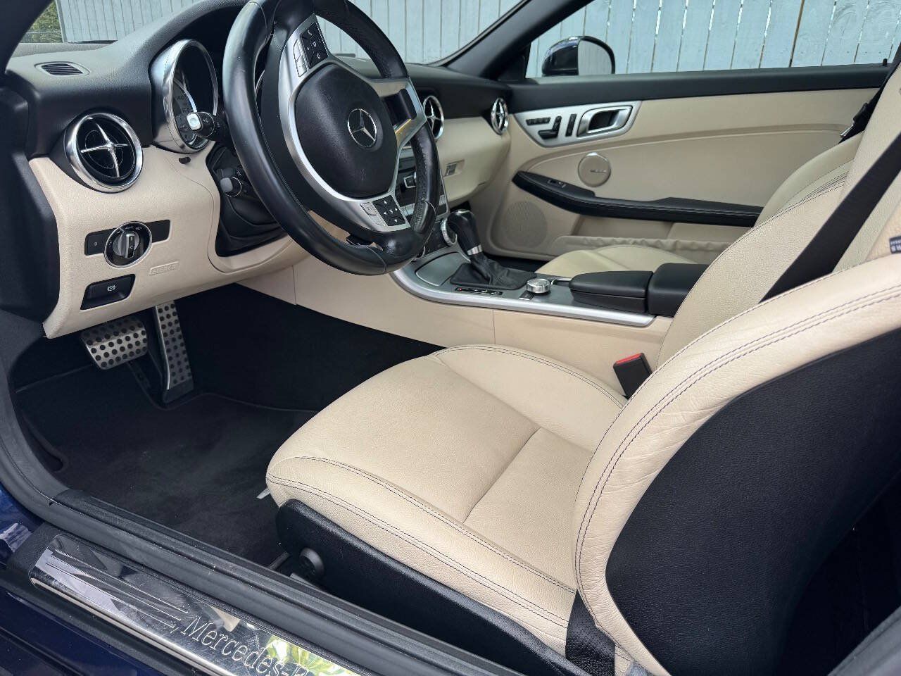 Used 2014 Mercedes-Benz SLK 250 w/ Premium Package image 5