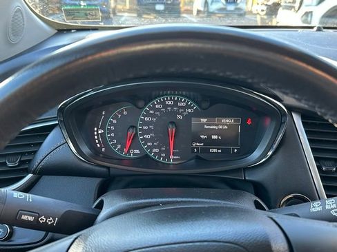 Used 2022 Chevrolet Trax LT w/ Driver Confidence Package image 21